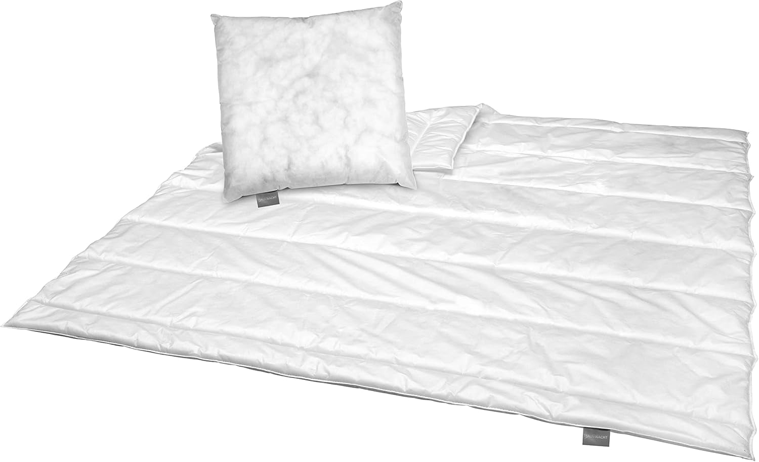 Set de pat de bază Traumnacht Green format dintr-o plapumă pentru tot anul, 135 X 200 cm + pernă 80 X 80 cm, certificat Oeko-Tex, produs în conformitate cu standardul de calitate german Plapumi si pilote Naty Shop