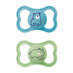 Suzete MAM Air din silicon, pachet de 2, design extra ușor și aerisit, suzetă pentru bebeluși prietenoasă cu dinții, fabricată din silicon special MAM SkinSoft, cu cutie pentru suzetă, 6-16 luni, Ursuleț/Rinocer