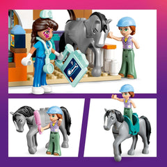LEGO Friends Cabinet veterinar pentru cai și animale de companie, set de construcție și joacă pentru jocuri de rol imaginative cu 3 minifigurine și 5 figurine de animale, idee de cadou pentru fete de la 7 ani 42651 Seturi de constructie Besuche den LEGO-Store