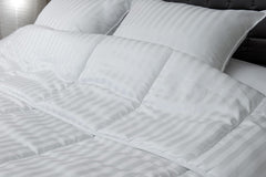 Quilt, satin, cu dungi, 400 G/M², 200 X 200 Cm, microfibră, alb, 200 X 200 Cm Plapumi si pilote Naty Shop 200 Cm X 200 Cm Plapumă simplă