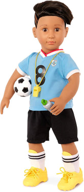 Our Generation - Mateo - Bewegliche 46 cm Junge Puppe - Lebensechte braune Augen & Zickzack-Haarschnitt-Liniendesign - Fußballtrikots & Zubehör - Spielzeug für Kinder ab 3 Jahren
