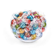 Mix de ciocolată LINDOR | 1371 g | Aprox. 109 bile: Bile de ciocolată cu lapte și LINDOR cu cremă de căpșuni | Pungă de 1 kg, aprox. 80 de bile de ciocolată ciocolată albă cu cremă de căpșuni