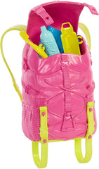 Păpușă Barbie HDF74 Twin Pack! Păpușă Brooklyn Camping (brunetă cu codițe împletite, aprox. 29 cm) cu cățeluș, rucsac, sac de dormit, 10 accesorii de camping, cadou pentru copii cu vârsta de 3 ani și peste
