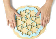 Formă de biscuiți Lékué, albastră, 24,3 cm, colorată