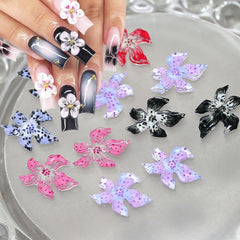 50 de bucăți de pandantive pentru unghii cu flori 3D, artă pentru unghii cu gel 3D, pandantive pentru unghii, bijuterii colorate de vară, accesorii pentru unghii DIY, cristale flori de hibiscus în relief, artă pentru unghii cu gradient pentru femei