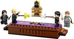 LEGO Harry Potter Castelul Hogwarts: Clubul de duel, set de construcție Cu 4 minifigurine Incl. Draco Malfoy, Gilderoy Lockhart & Severus Snape, set Cu funcție Pentru băieți și fete cu vârsta de 8+ 76441 Seturi de constructie Besuche den LEGO-Store