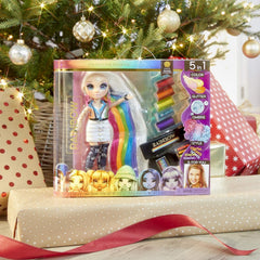 Rainbow High Haarstudio - Spielset mit exklusiver Amaya Raine Puppe mit langem Haar zum Stylen - inkl. auswaschbarer Haarkreide, Haarbürste, Accessoires - Geschenk für Kinder ab 6 Jahren