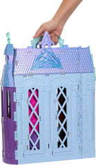 Mattel Disney Frozen - Casă de păpuși Castelul Arendelle (60 cm+) cu păpușa Elsa, 4 locuri de joacă și 15 piese de mobilier și accesorii din filmul Disney Frozen II, HLW61
