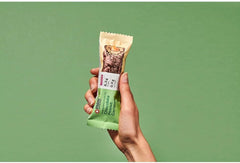 MaxiNutrition Baton proteic vegan cremos cu ciocolată, arahide și caramel 12x45g - baton proteic vegan, 18% proteine, 8,3g per baton, conținut scăzut de zahăr (0,9g), fără zahăr adăugat, fără arome artificiale