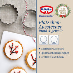 Dr. Oetker Forme de biscuiți rotunde și ondulate, set de 2 piese – Forme de biscuiți, model alb de Crăciun – Forme de biscuiți din oțel inoxidabil pentru Crăciun