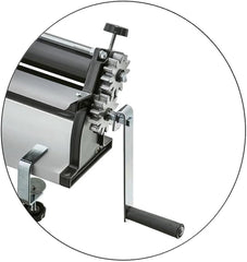 Mașină de întins aluat de pizza DKN cu manivelă, 48,8 cm, mașină de făcut paste, tavă de aluat cu role antiaderente și control al grosimii - Construcție solidă din oțel și aluminiu