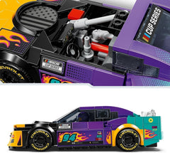 Mașină de jucărie LEGO Speed Champions NASCAR Next Gen Chevrolet Camaro ZL1; Set de construit și jucat cu mașină de curse; Cadou pentru băieți și fete cu vârsta de peste 9 ani 76935 Seturi de constructie Besuche den LEGO-Store