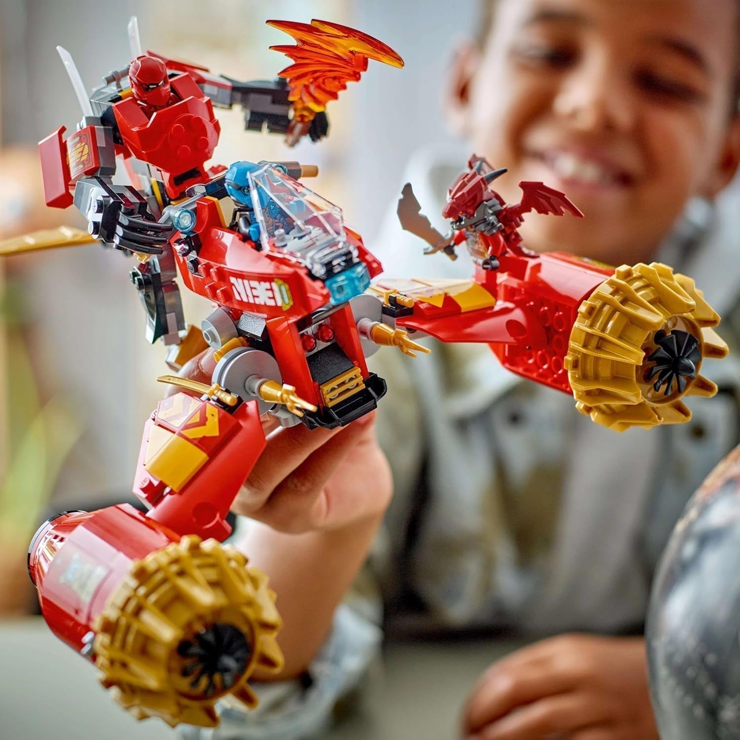 LEGO NINJAGO Kai's Storm Rider Mech - Jucărie motocicletă zburătoare cu 3 minifigurine - Mech cu cap, brațe și picioare mobile - Jucărie de construit - Cadou pentru băieți și fete cu vârsta de 7+ 71830 Seturi de constructie Besuche den LEGO-Store