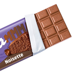 Milka MMMAX Noisette – Ciocolată cu lapte alpină cu o umplutură delicată și cremoasă de alune de pădure – 250g