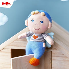 HABA Schutzengel Mats – Kuscheliges Stoffpüppchen (15 cm), ideales Willkommensgeschenk für Babys & Kleinkinder – Waschbar bei 30 °C – 2011869001