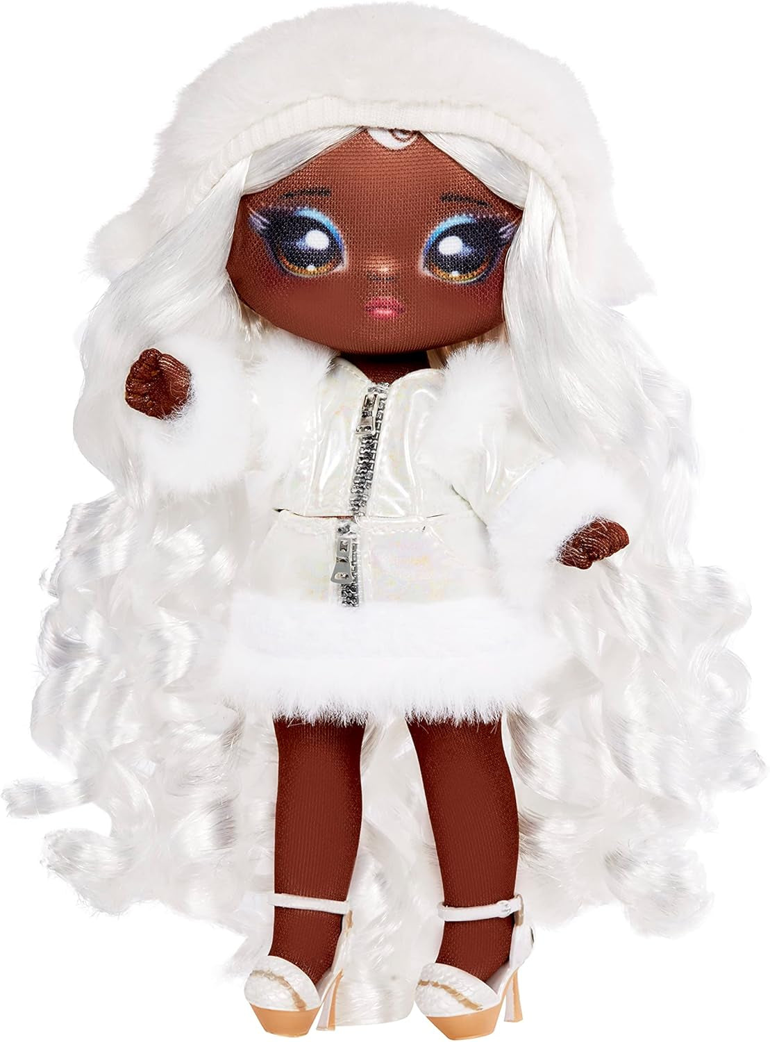 NA! NA! NA! SurpriseCozy Serie – Evie VON HOO – Schneeeule Modepuppe aus weichem Plüsch mit weißen Haaren,Mütze,Outfit und Flauschiger Anhängetasche – Tolles Geschenk für Kinder ab 5 Jahren 119357EUC
