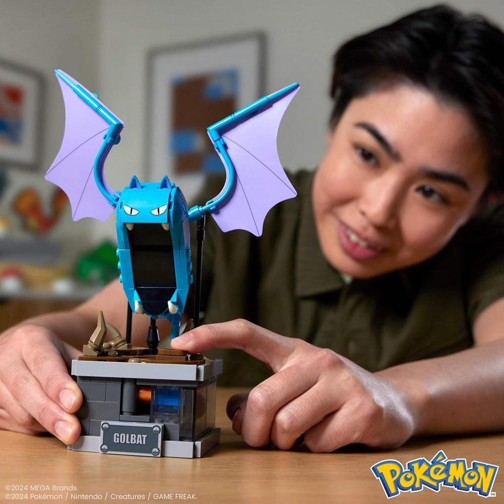 MEGA Pokémon Mini Motion-Golbat - besteht aus 313 Teilen zum Zusammenbauen, enthält versteckten Knopf, mit Flügelschlag Funktion, 13 cm groß, sehr schön zum Ausstellen, HTH72