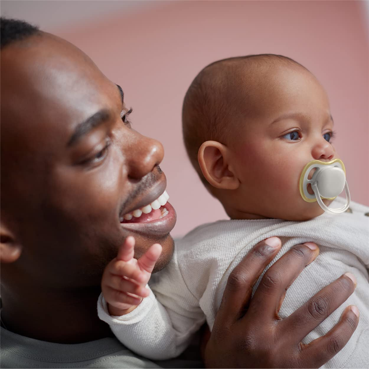 Suzete Philips Avent Ultra Air, pachet de 2 - Suzete cu bisfenol A pentru bebeluși cu vârsta cuprinsă între 0 și 6 luni (model SCF085/15) maro/verde