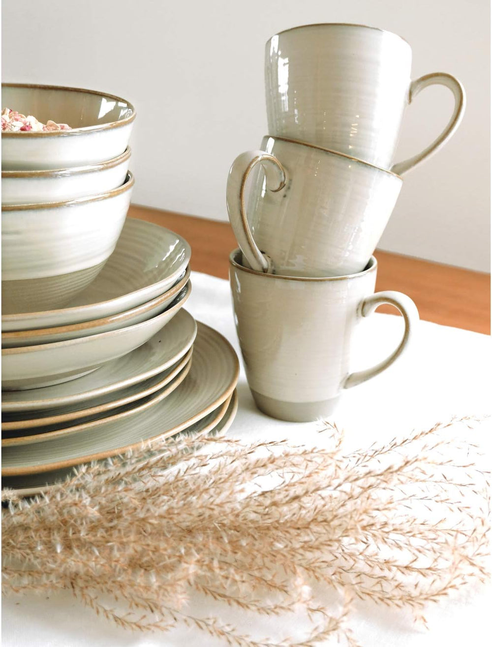 MÄSER 931818 Set de veselă Nottingham Vintage Series pentru 4 persoane, serviciu de mic dejun cu 12 piese cu forme rotunjite neregulate în aspect retro, gresie, bej