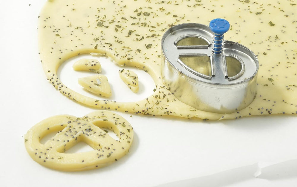 Formă de biscuiți pentru covrigei 6 cm