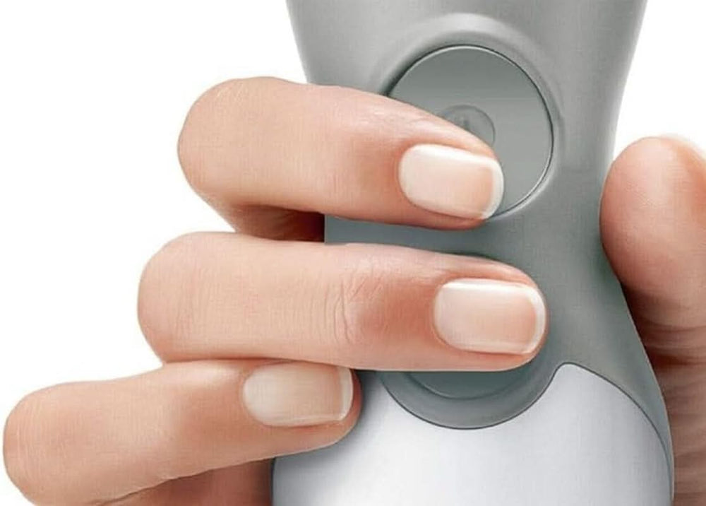 Bosch Stabmixer Ergomixx MSM66110, Edelstahl-Mixfuß, Mix- Und Messbecher, 2 Geschwindigkeitsstufen, Leichtes Gehäuse, 4-Klingen-Messer, Einfache Reinigung, 600 W, Weiß/Grau Bucatarie Naty Shop