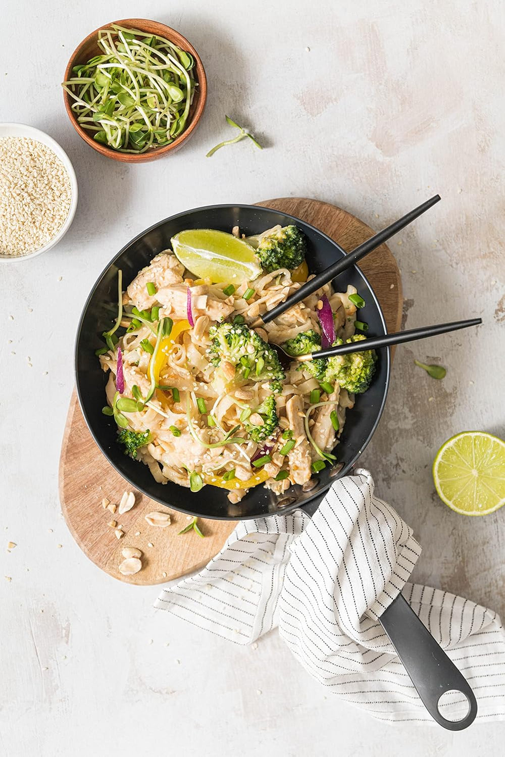 Tăiței Shirataki Dietetici | Tăiței Konjac cu conținut scăzut de carbohidrați | 200 de grame, aliment vegan cu conținut scăzut de calorii, fără grăsimi, fără soia, fără gluten, tăiței dietetici solubili în apă