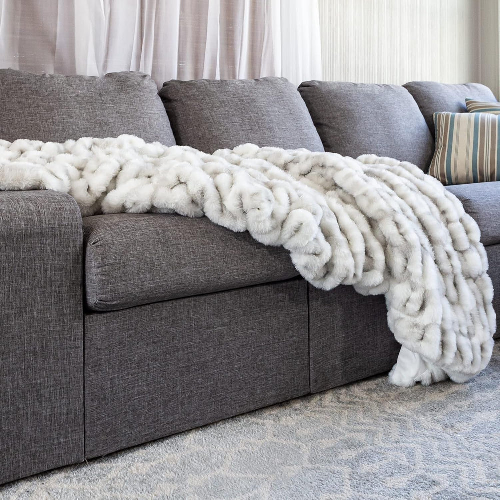 Lavish Home Oversized Gerüschte Faux Fur Blanket, 152.4 X 203.2 Cm, Jacquard Faux Fur, Queen Size Throw pentru paturi și canapele, gri Paturi si Cuverturi Lavish Home