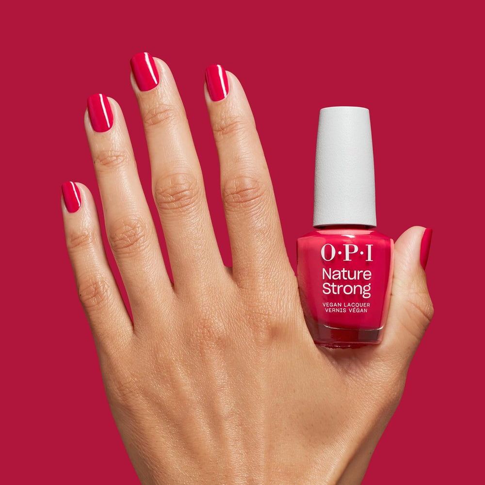 OPI Nature Strong Berry Pickin' Season - Oja Roșie - Strălucire Intensă și Rezistență 7 Zile | Culoare de Lungă Durată pentru Unghiile Tale | 15 ml