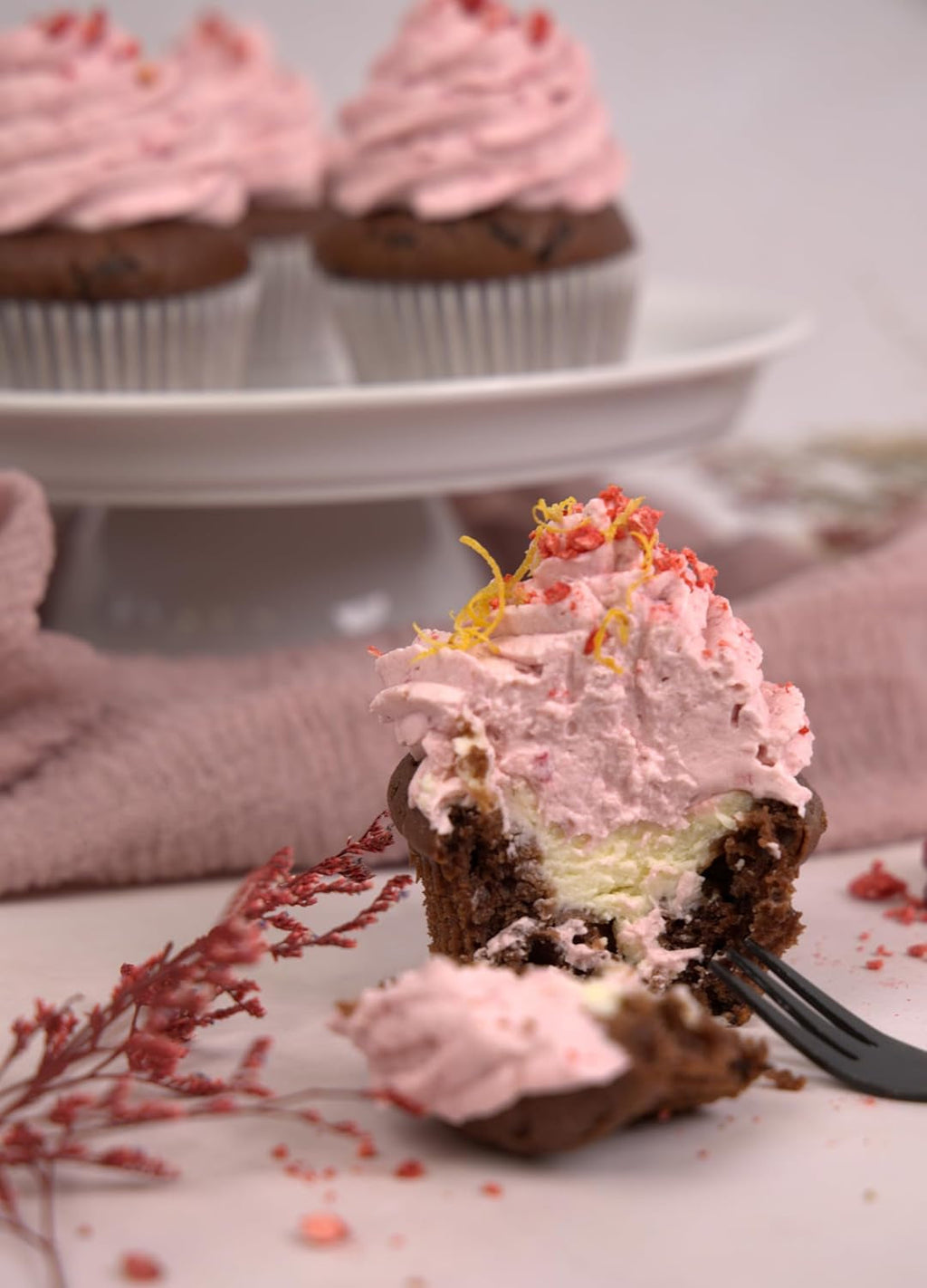 RUF Cheesecake-Muffins Backmischung, American Style Muffins Mit Cremiger Füllung, Einfache Zubereitung, 12 Muffin-Förmchen Inklusive Naty Shop