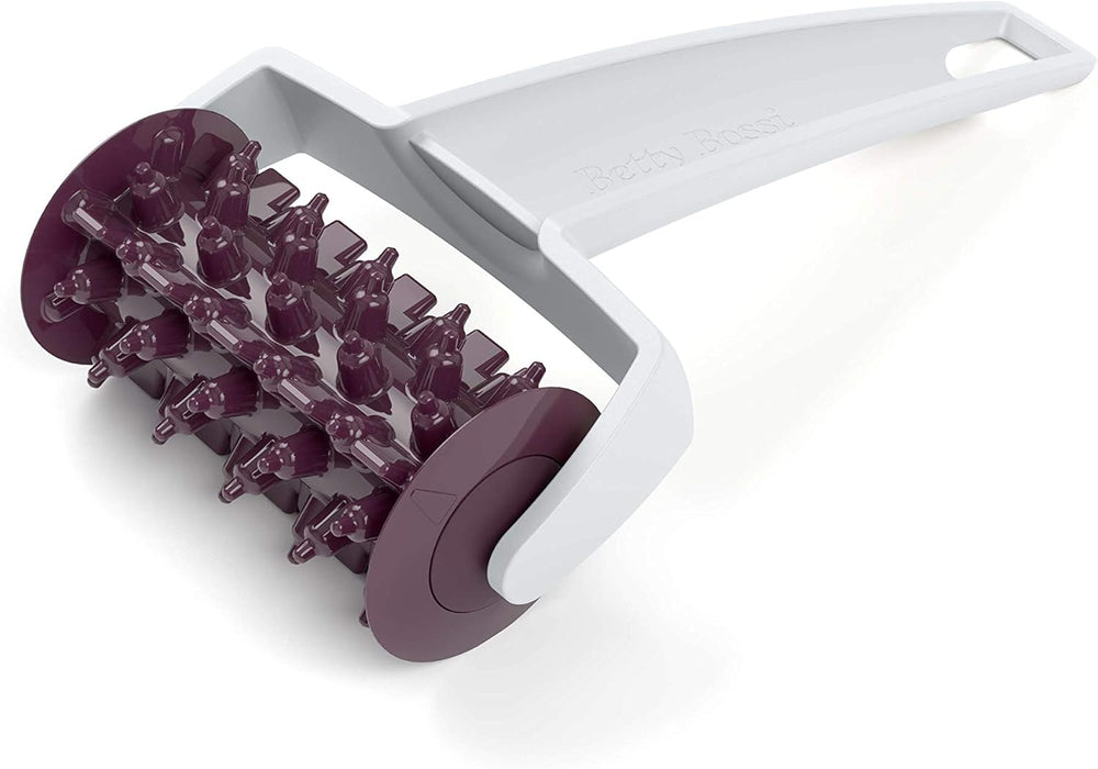 Rola pentru biscuiți Betty Bossi, gadgetul ideal de bucătărie pentru prepararea de crocante și biscuiți pentru gustări sofisticate. Taietor de aluat cu idei grozave de rețete.