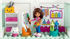 Lego 10788 Gabby's Dollhouse Toy Set, 8 camere și 4 etaje Gabby's Dollhouse Toy cu Pandi, Meerkat, Kuchi Figures și accesorii, cadou pentru fete de la 4 ani, băieți și copii Seturi de constructie Besuche den LEGO-Store