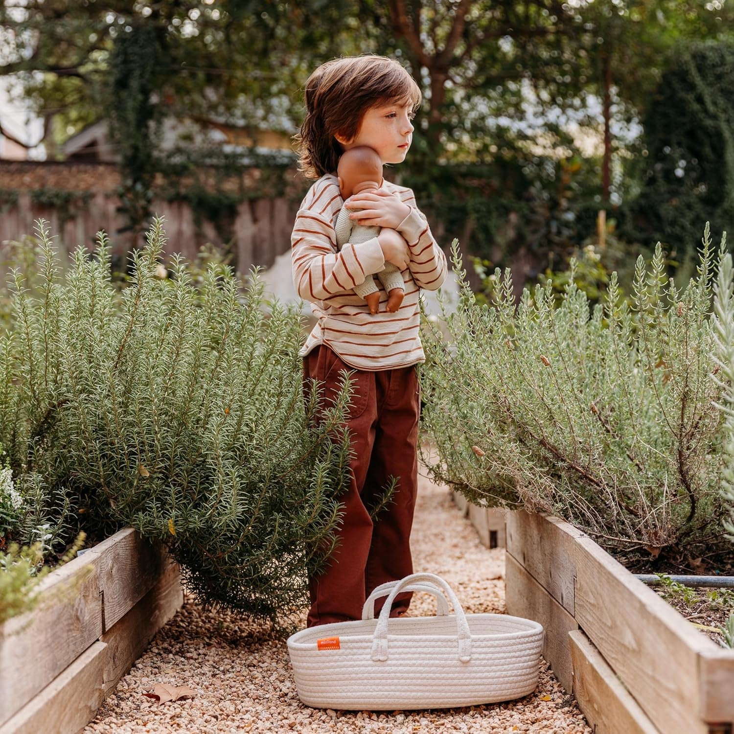 Miniland 31037 - Baby südamerikanischer Junge Tüte - ohne Unterwäsche, 32 cm
