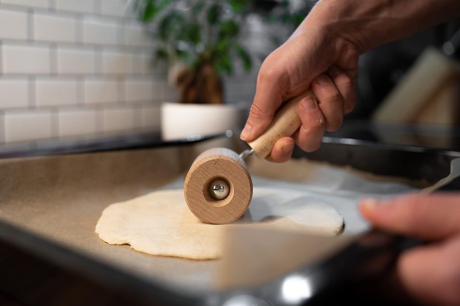 Rolă cilindrică pentru tavă de copt/alăutat din lemn de fag Chinchilla® | Ajutorul robust în bucătărie | Fabricat în Germania | Calitate sustenabilă din Germania | 18 x 5 cm