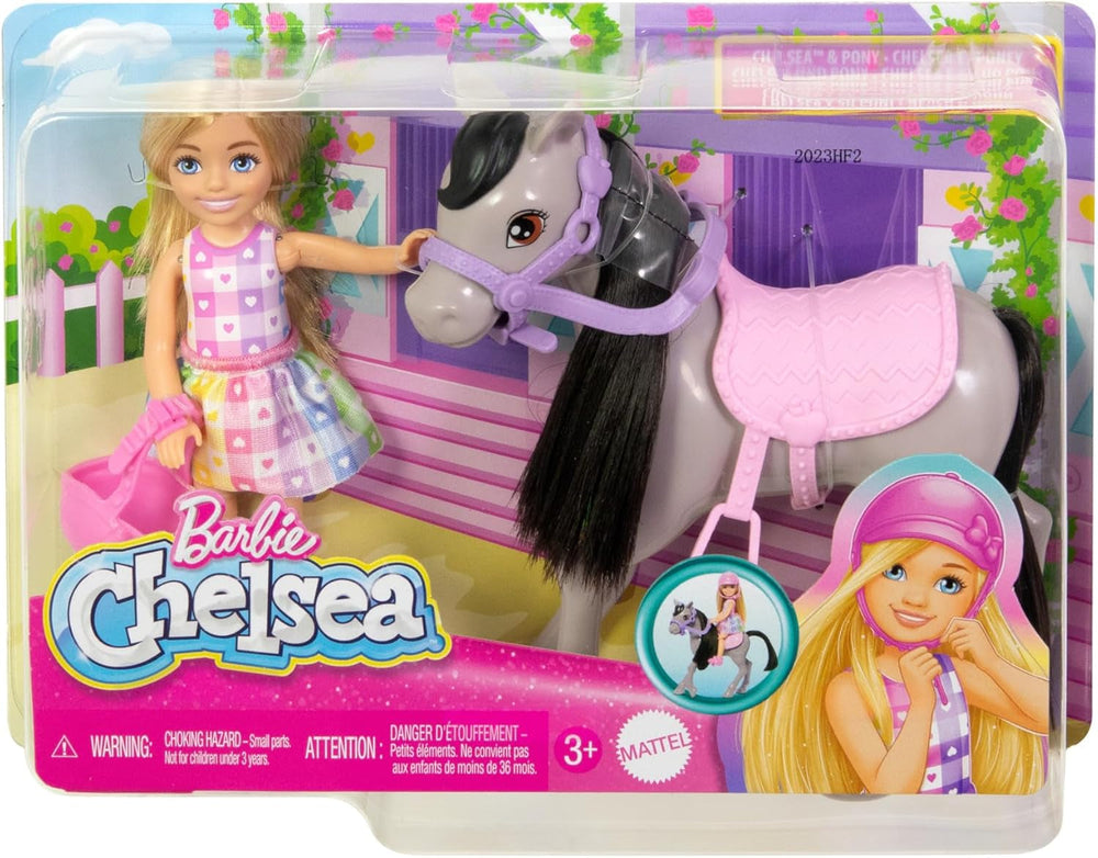 Barbie Chelsea And Pony Păpușă și ponei - încalecă în timpul jocului pentru a sta în siguranță pe cal, șa roz și tije, include cască și rochie drăguță în carouri, pentru copii de la 3 ani, HTK29 Papusi Naty Shop