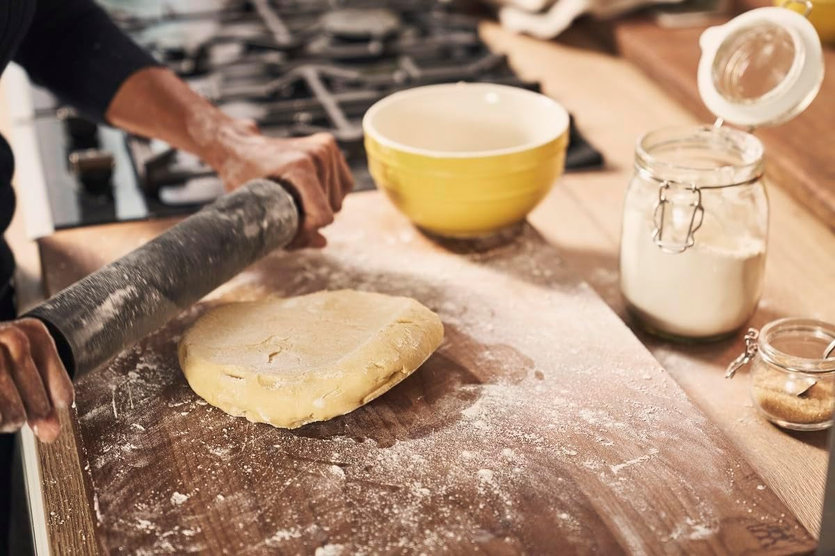 Sucitor STAUB, Lungime: 45 cm, Lățime de rulare: 26 cm, Silicon negru fără BPA și lemn de salcâm, Mâner ergonomic, Negru și maro