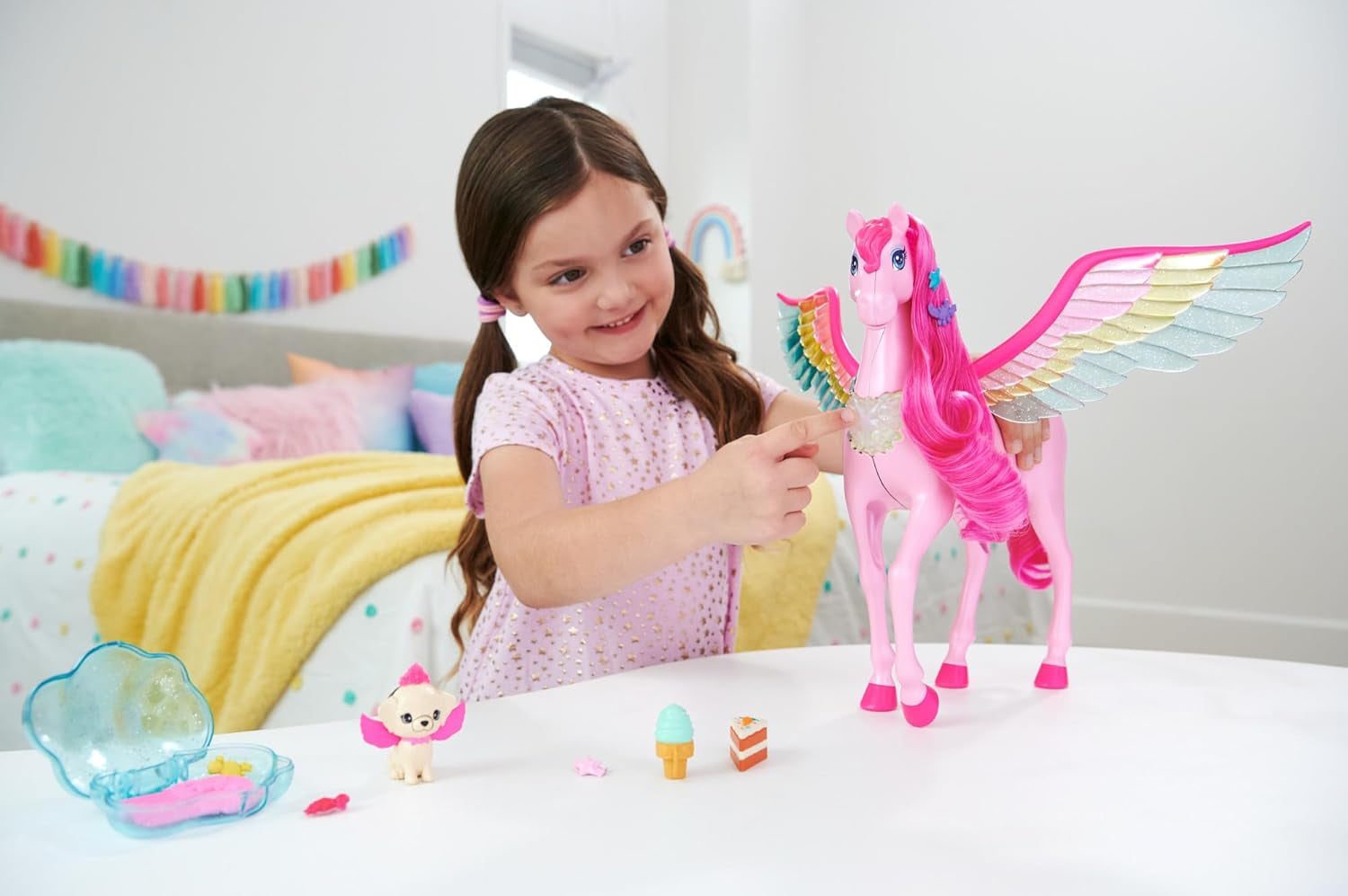 Barbie A Hidden Magic Pegasus - jucărie interactivă cu lumini și sunete, 10 accesorii, aripi curcubeu, pentru copii de la 3 ani, HLC41 Papusi Naty Shop