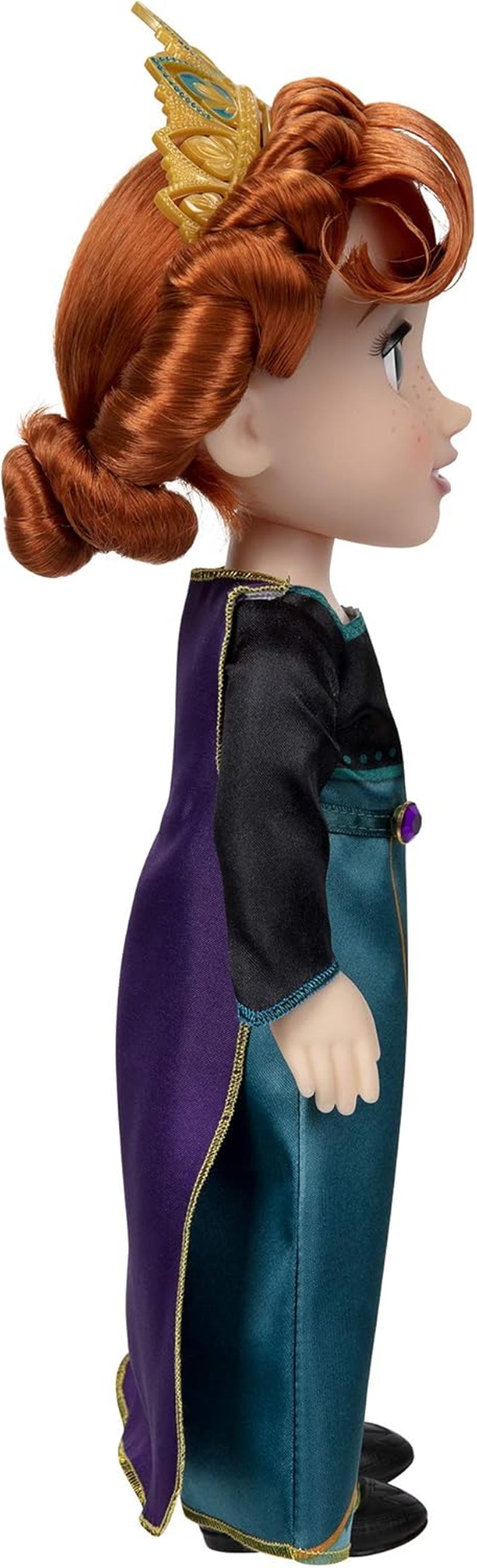 Păpușa Disney Frozen 2 Anna – o păpușă poziționabilă de 35 cm înălțime, într-o rochie la modă emblematică, cu blazonul Arendelle și o tiară pentru distracție suplimentară, pentru fetițe cu vârsta de 3 ani și peste