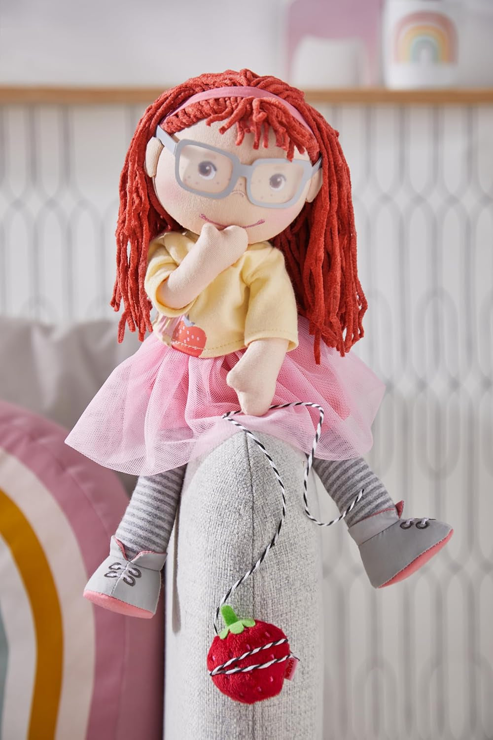 Păpușa HABA AVA, păpușă de 30 cm cu ochelari, păpușă moale pentru copii de la 18 luni