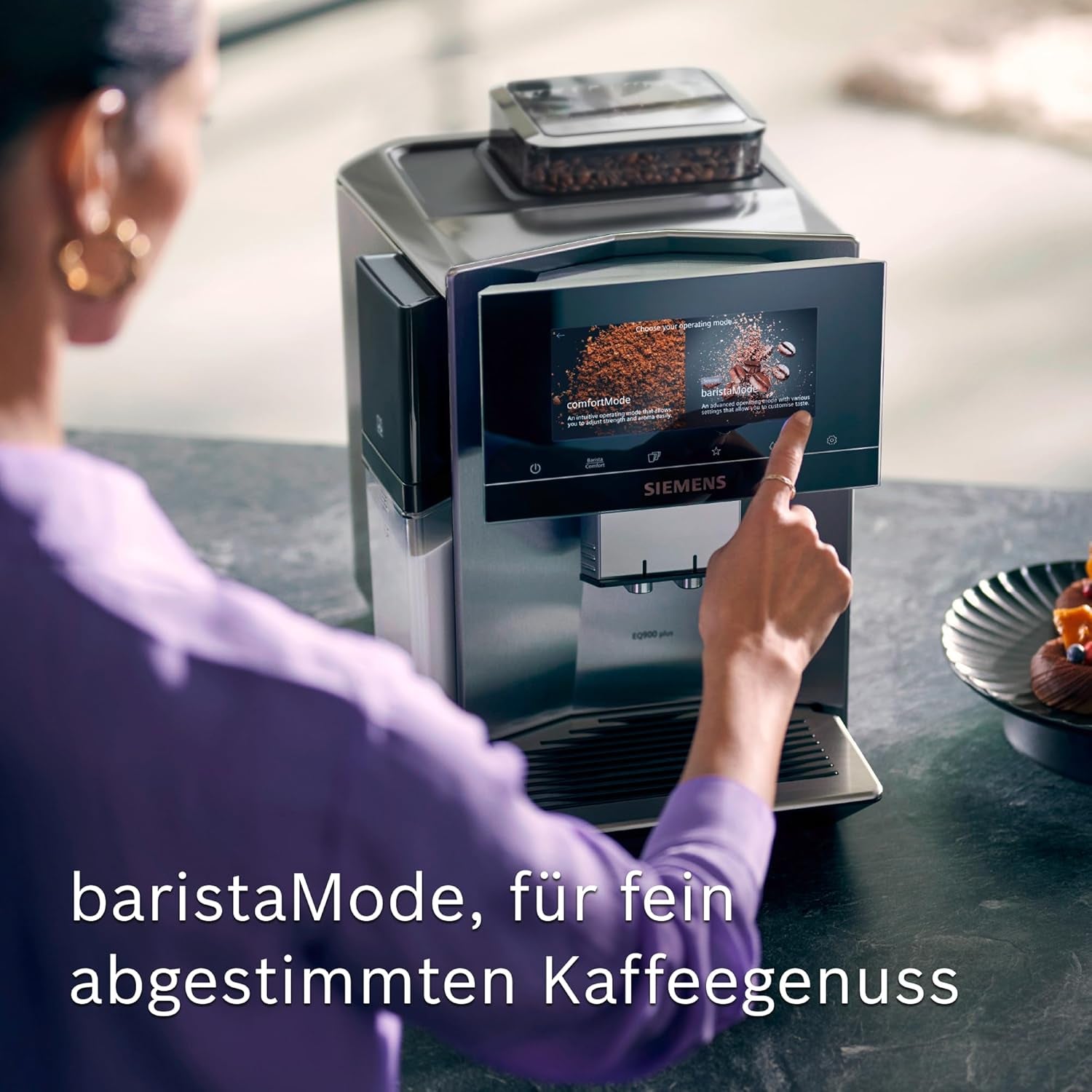 Espressor complet automat SIEMENS EQ900 TQ905D03, control prin aplicație, afișaj complet tactil, mod barista, reducere a zgomotului, până la 10 profiluri, râșniță premium, curățare automată cu abur, 1500 W, oțel inoxidabil