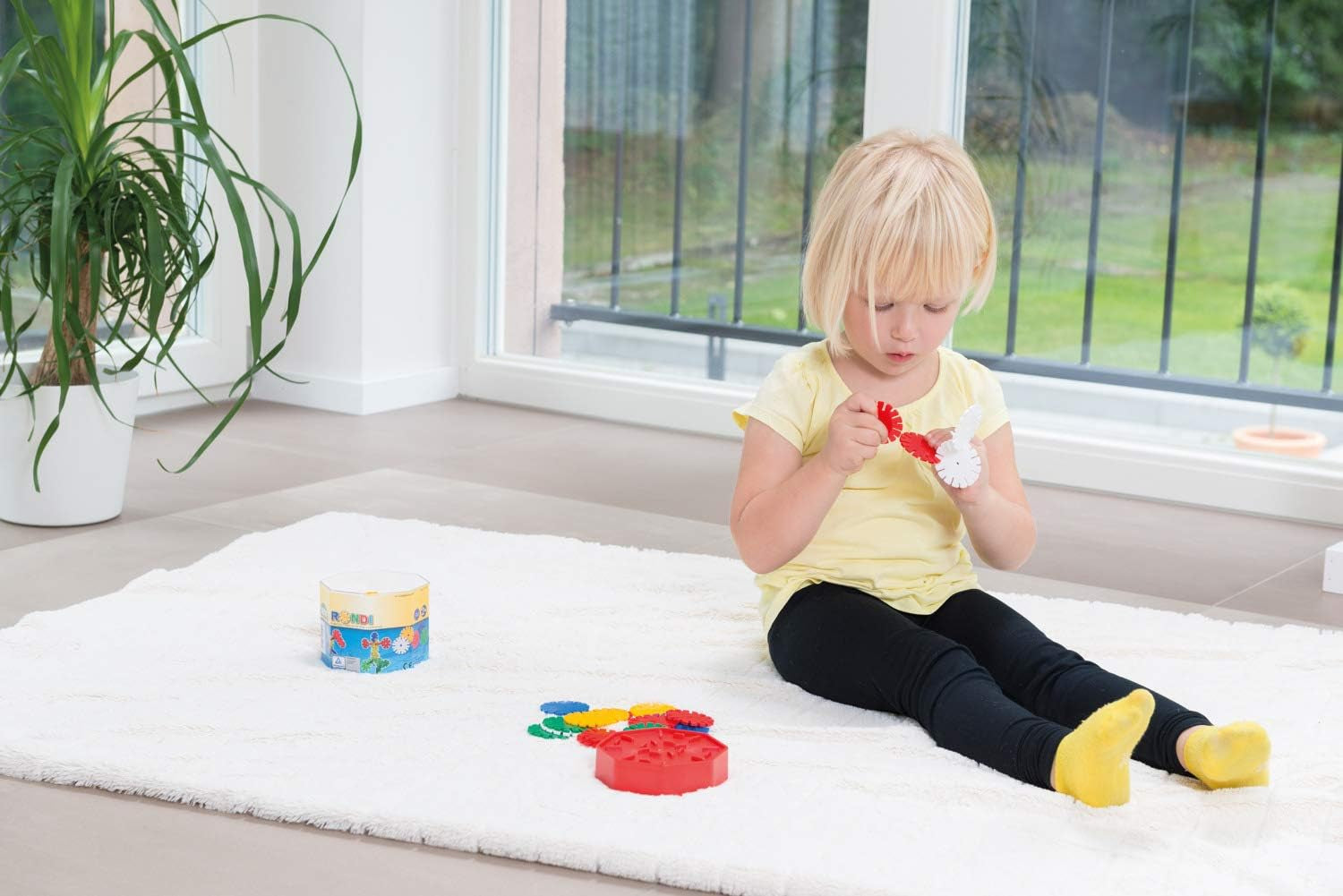 Lena 35946 Steckspiel Rondi 45 in Baudose, 55 Teile in bunten Farben, ca. 45 mm, 3 Jahre to 10 Jahr, Konstruktionsspielzeug mit Steckteilen, Mehrfarbig