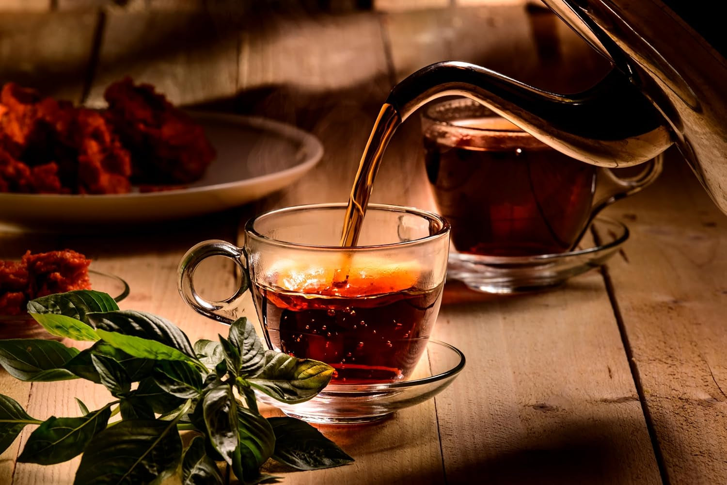 LOYD - YUNNAN Ceai negru cu frunze întregi - Ceai negru 100% natural din China, pentru iubitorii de ceai - Ceai negru cu frunze întregi - Gust intens, postgust delicat de miere și caramel - 80 g