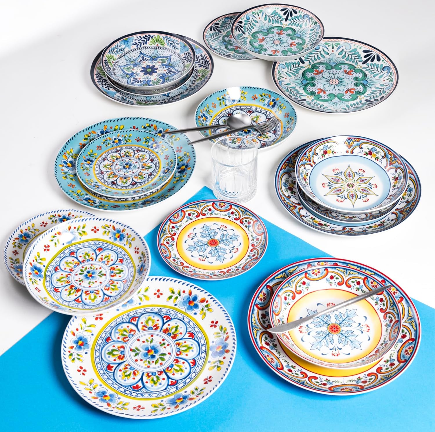 Serviciu de masă din porțelan cu 18 piese, 6 seturi diferite de farfurii, Andaluzia