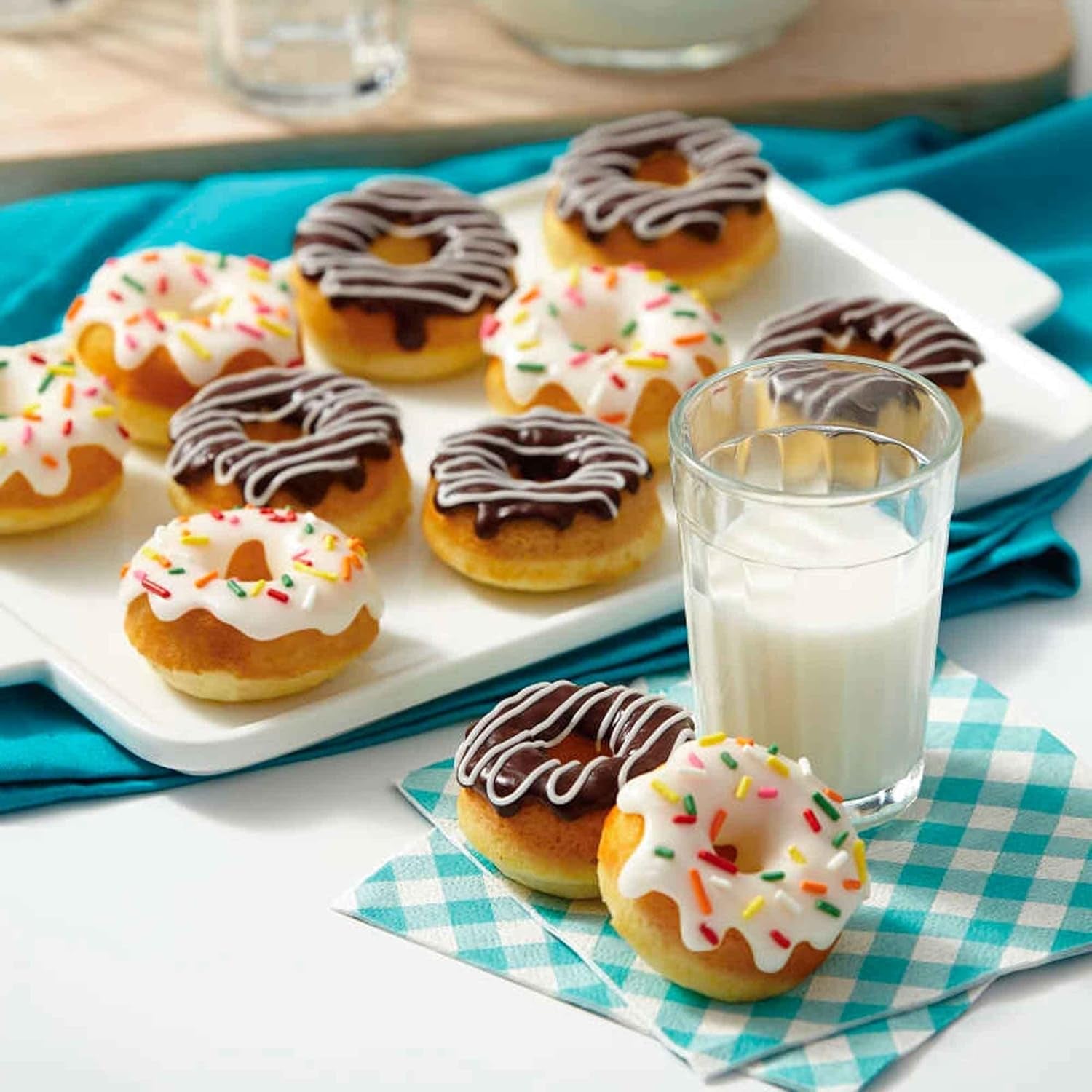 Wilton Donut-Backform Mit 12 Mulden Donutform, Hochwertige Donut Backform Mit Antihaftbeschichtung Für 12 Mini-Donuts, Spülmaschinenfest Matrite si tavi pentru copt Naty Shop