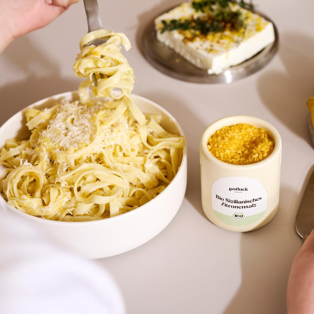 Potluck | Bio Sizilianisches Zitronensalz | Gewürzsalz für Fisch, Meeresfrüchte, Gemüse, Salate und Dressings | 140g im Keramiktopf