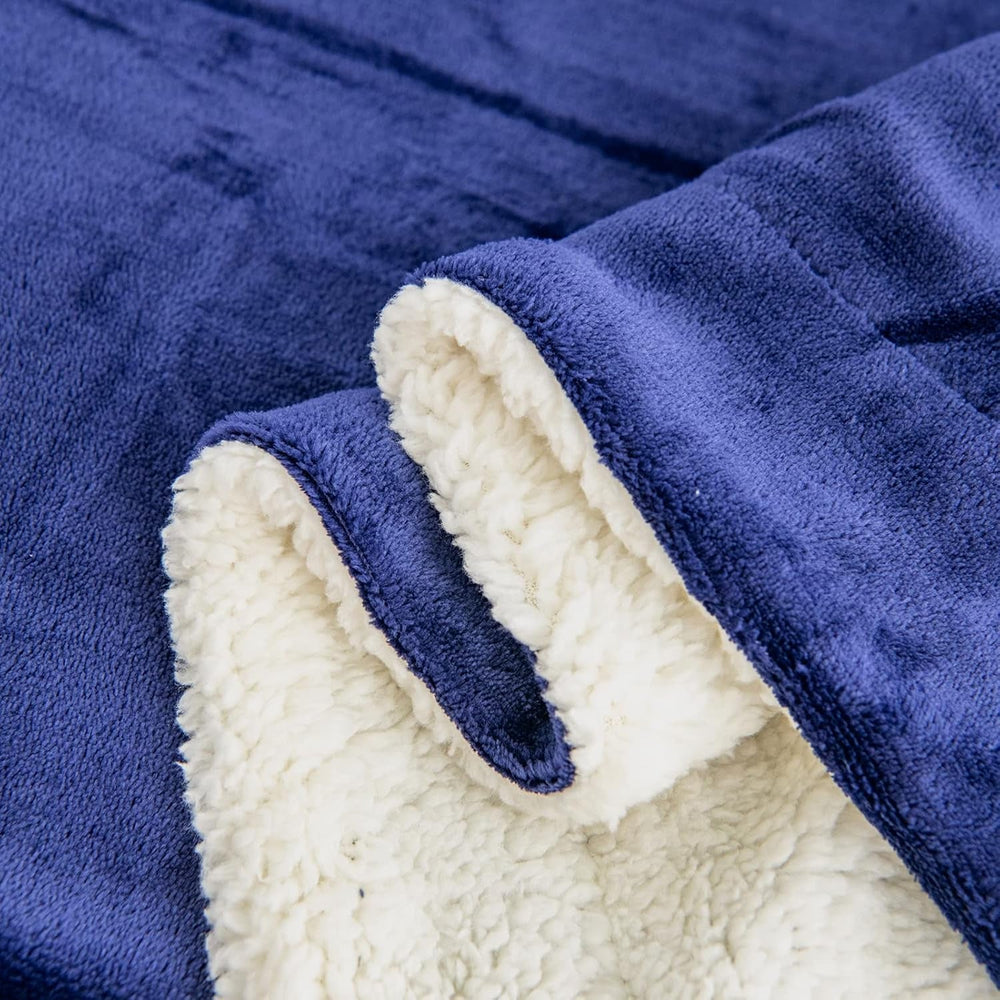 Kono Sherpa fleece throw blanket, 150 X 200 Cm, Soft, Cosy, Fluffy, Reversible, Microfibre, pături fixe pentru pat, canapea, canapea (Albastru marin, dublu/double) Paturi si Cuverturi Besuche den KONO-Store
