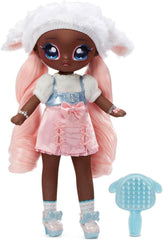 Na! Na! Na! SurpriseTeens Modepuppe - Sammlerpuppe - 28 cm weiche Stoffpuppe, inspiriert durch Schafe - Mit rosa Haaren - Lila Lamb