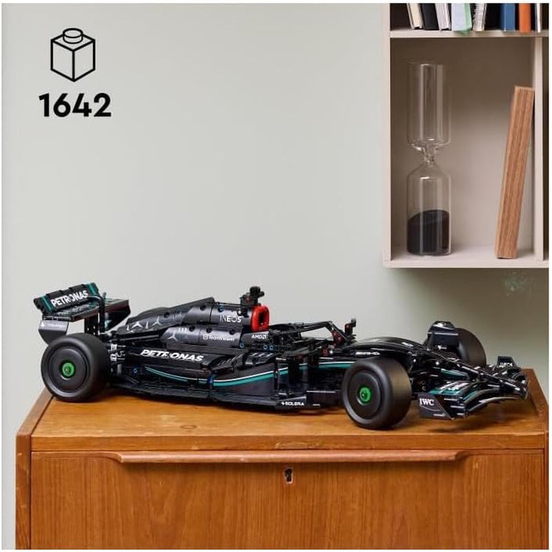 Set de performanță LEGO Technic Mercedes-Amg F1 W14 E pentru adulți, model de mașină de curse la scară, obiecte de colecție pentru casă sau birou, cadouri Formula 1 pentru bărbați, femei 42171 Seturi de constructie Besuche den LEGO-Store