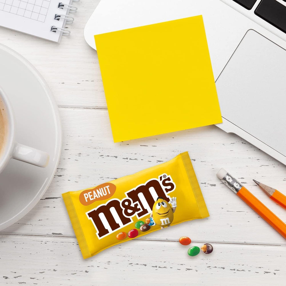 M&M's Peanut, pachet vrac de ciocolată, 24 x 45g, linte cu ciocolată și aromă de arahide, cadou de ciocolată (1080g), ideal ca delicatesă cu tematică de fotbal american