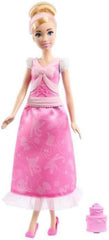 Mattel Disney-Princess-Spielzeuge, Cinderella-Modepuppe mit 2 Looks, 9 Accessoires, 2 Oberteile zum Anklipsen und 2 Röcke. 2-in-1-Geschichten inspiriert vom Disney-Film, JCR95