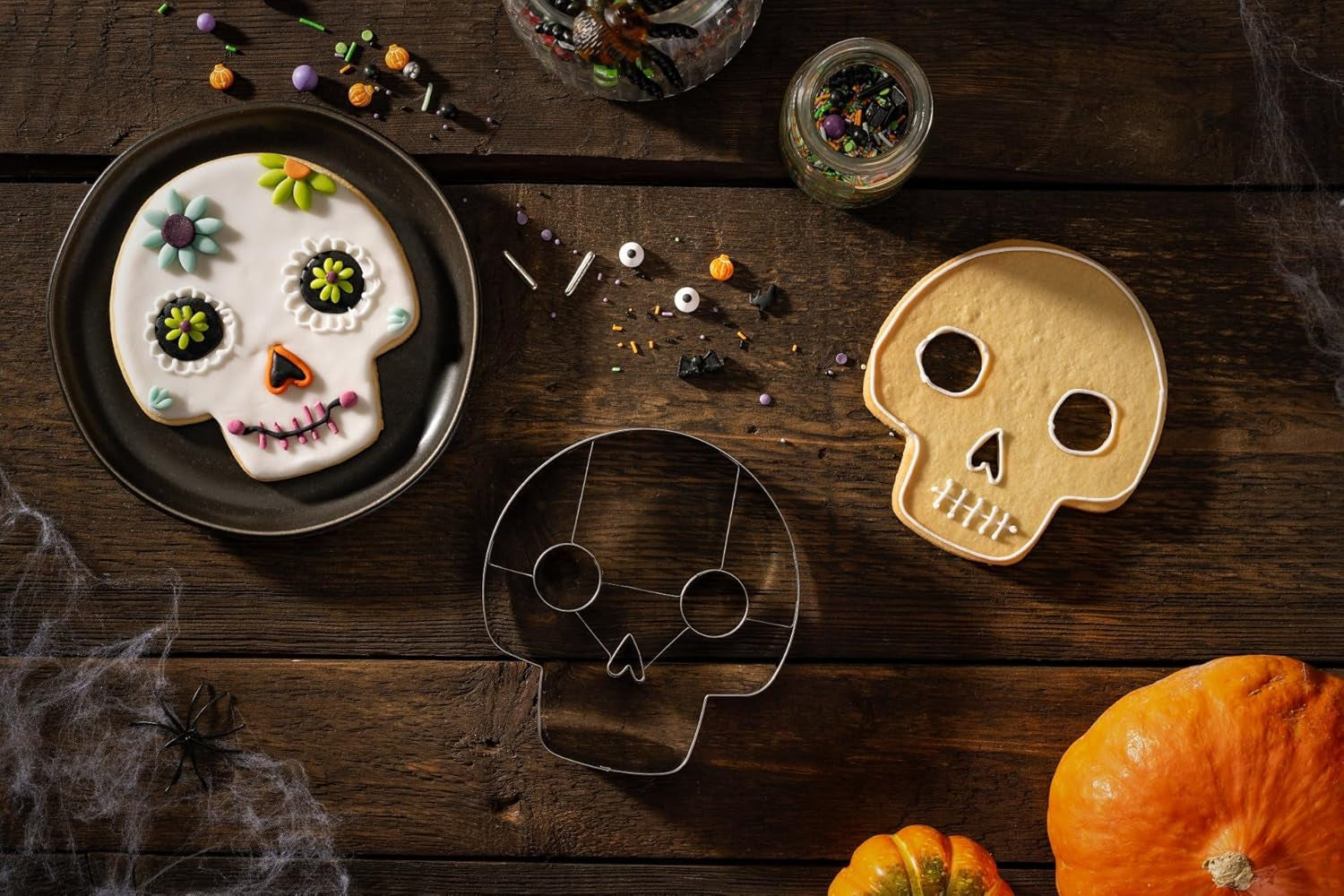 Formă de biscuiți ZENKER XXL cu craniu, argintie